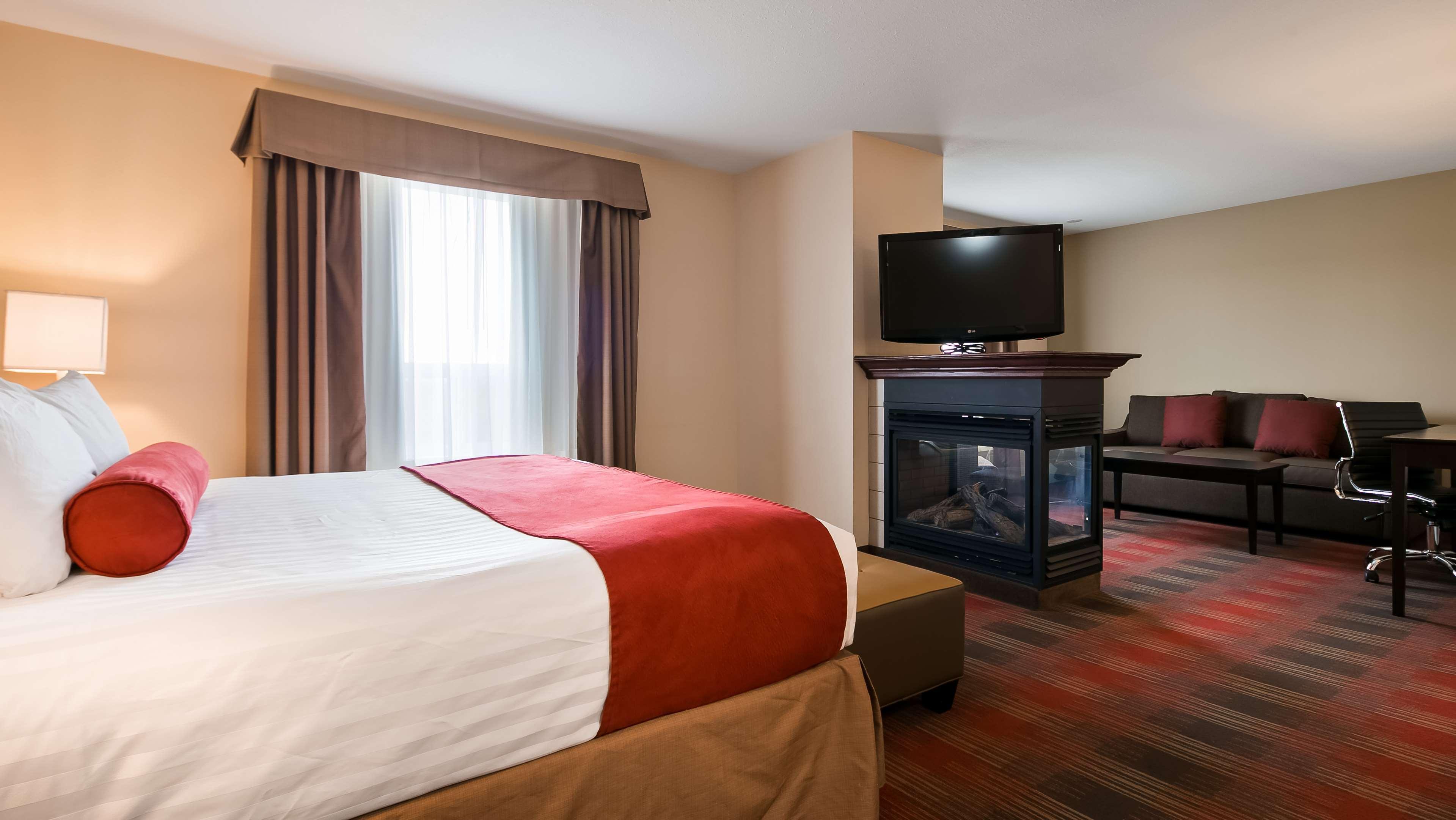 Best Western Plus Red Deer Inn & Suite Bagian luar foto