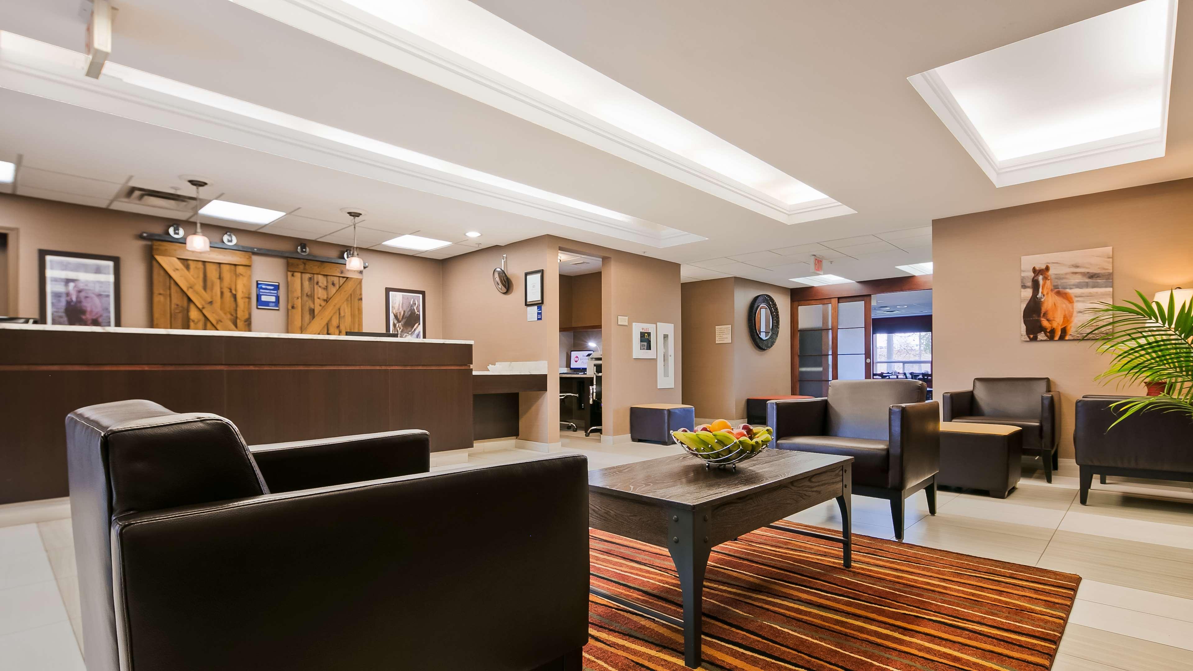 Best Western Plus Red Deer Inn & Suite Bagian luar foto