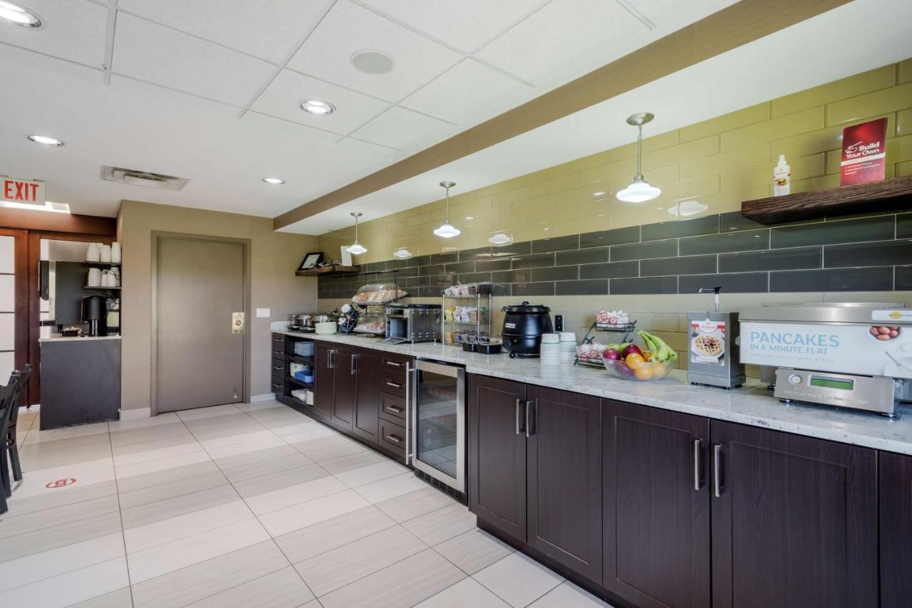 Best Western Plus Red Deer Inn & Suite Bagian luar foto