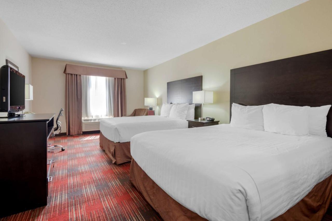 Best Western Plus Red Deer Inn & Suite Bagian luar foto