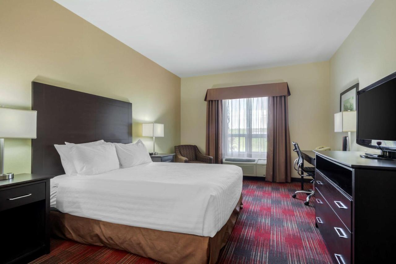 Best Western Plus Red Deer Inn & Suite Bagian luar foto