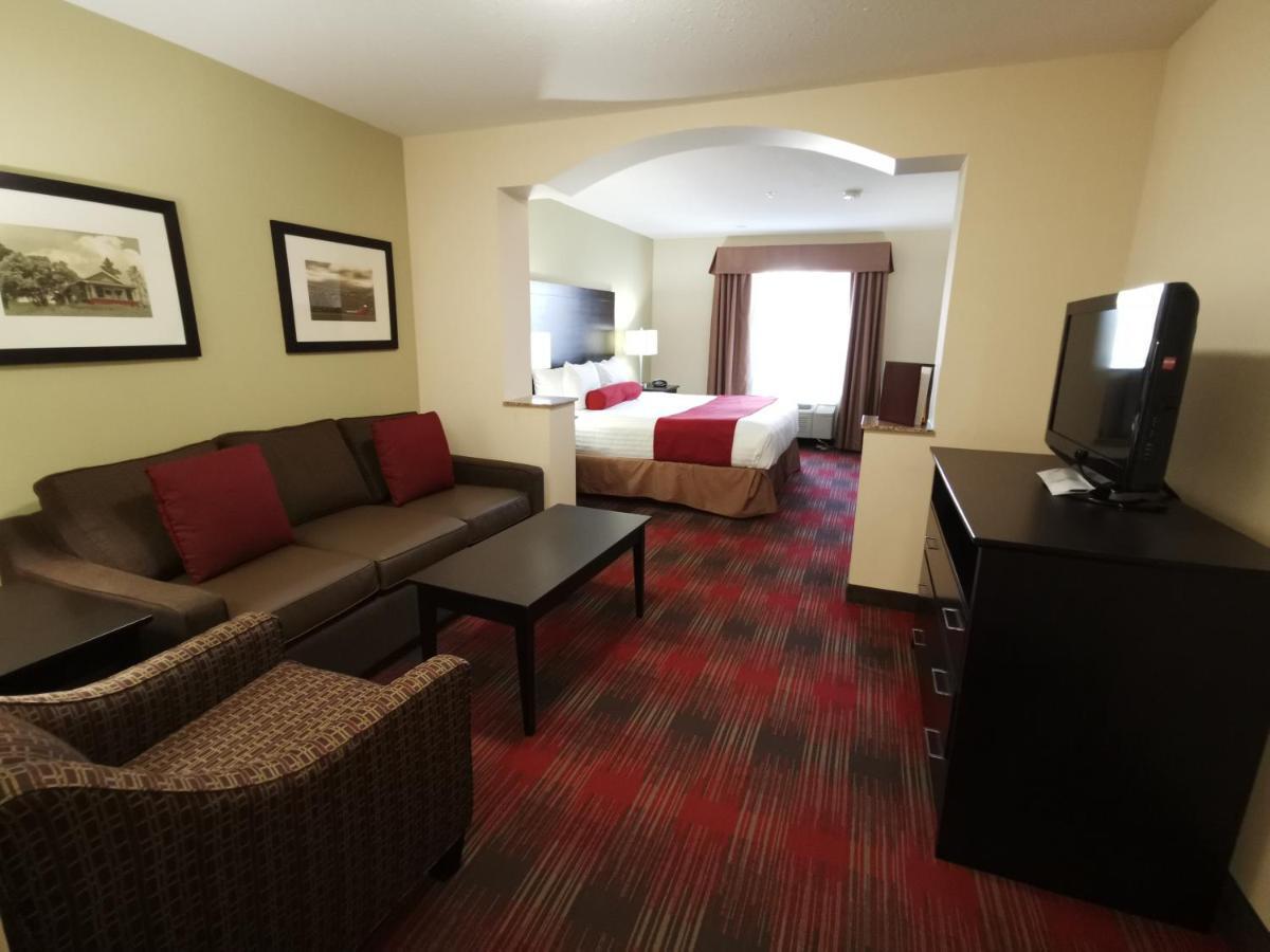 Best Western Plus Red Deer Inn & Suite Bagian luar foto
