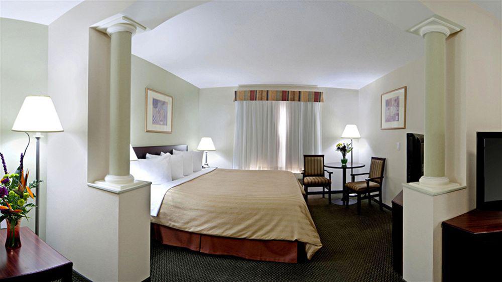 Best Western Plus Red Deer Inn & Suite Bagian luar foto